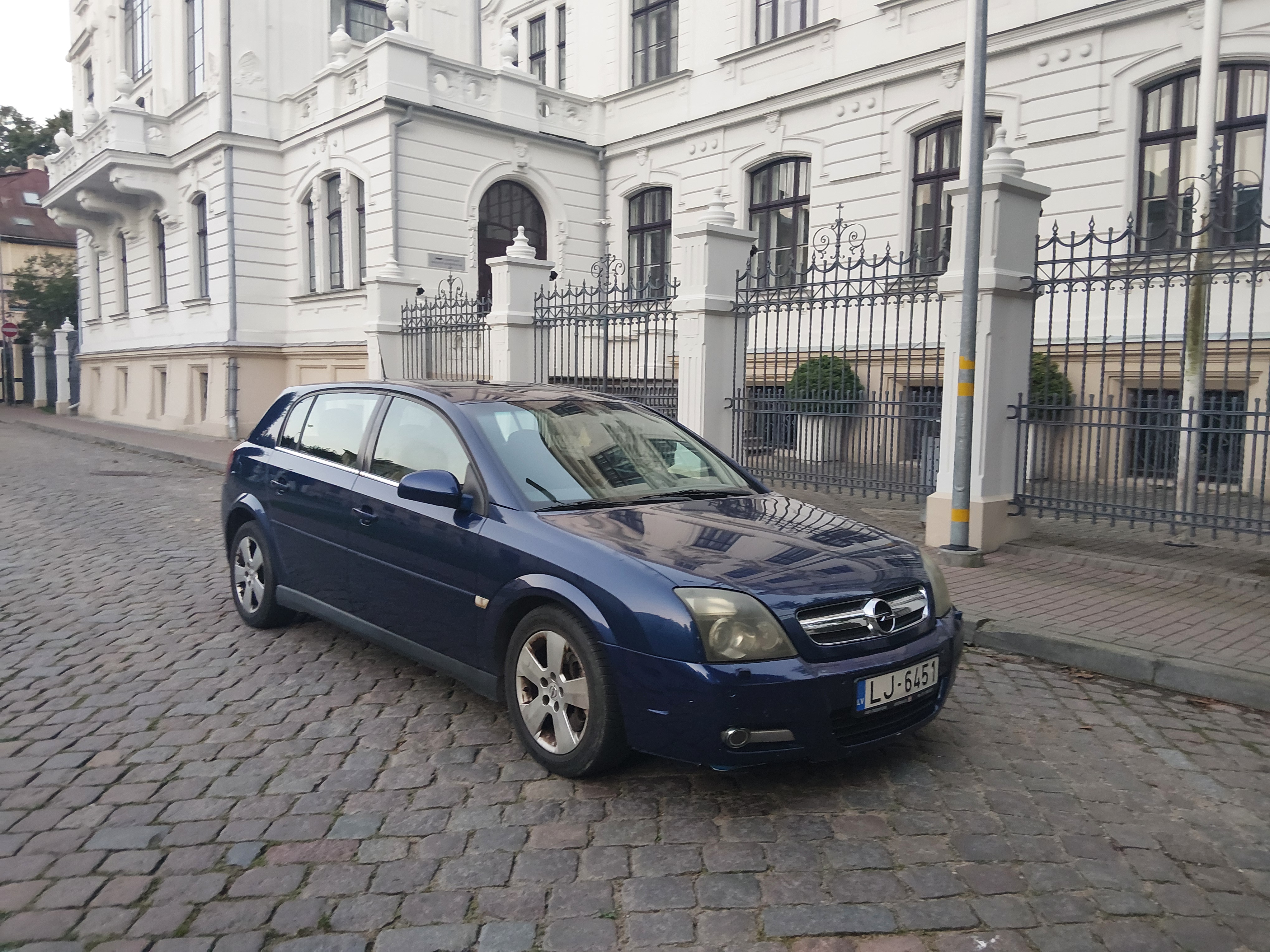 Ad Photo